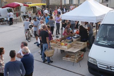 Marché alimentaire de Pleumeleuc Marché alimentaire de Pleumeleuc